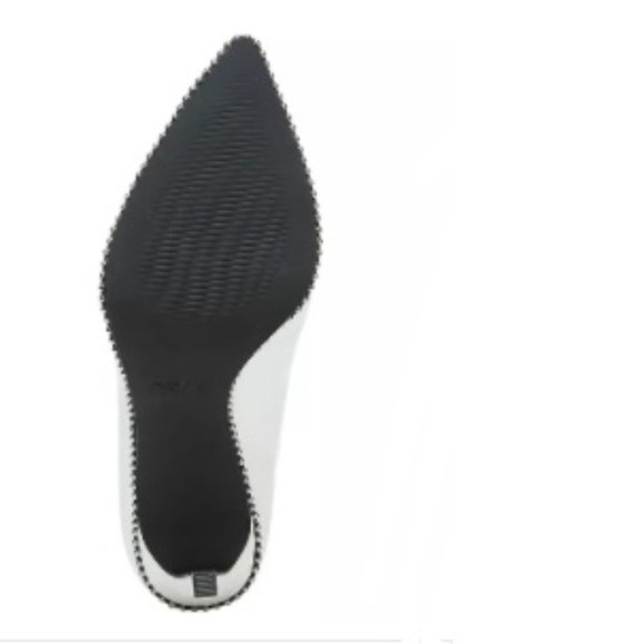 $79/$108 *NEW* Bar III Front-Zip Bootie (-$39 OFF) - Picture 10 of 12